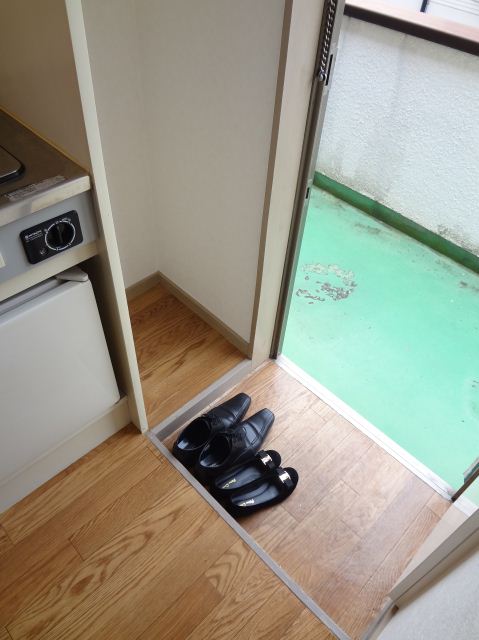 玄関　玄関横はフリースペース