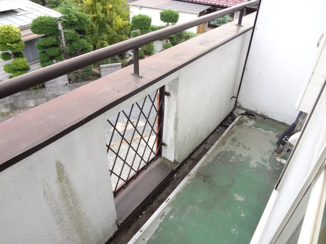 バルコニー　お布団も干せますね