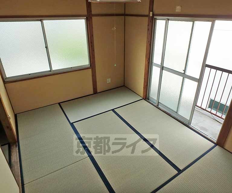 居室・リビング　２面採光の明るいお部屋です