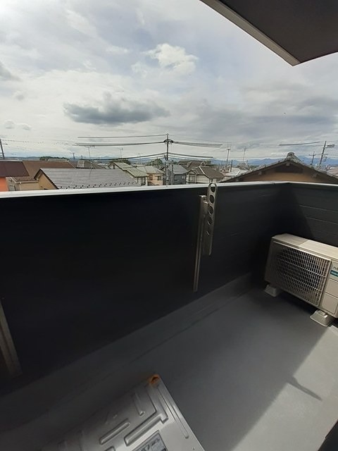 バルコニー　南西向きで日当たり良好です。