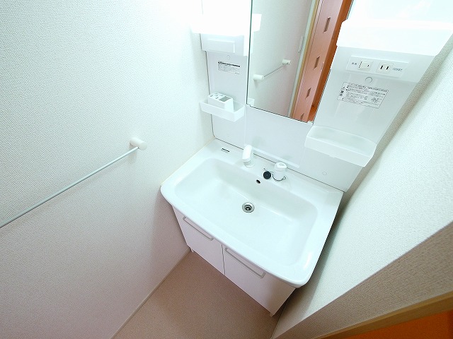 洗面設備　忙しい朝には欠かせない洗面所です