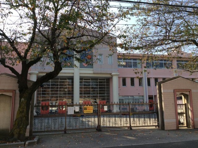 小学校　国立埼玉大学教育学部附属小学校（小学校）まで280m