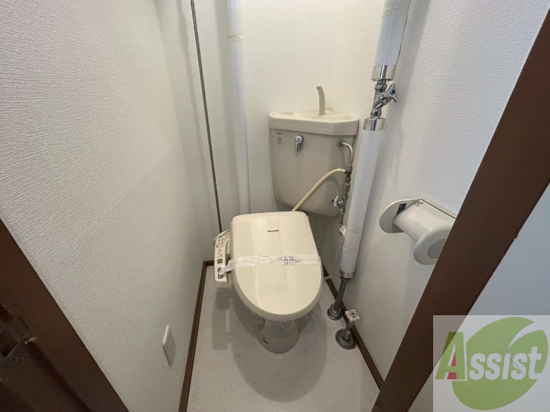 トイレ　こちらはトイレです。清潔感があり、安心して使用できます。