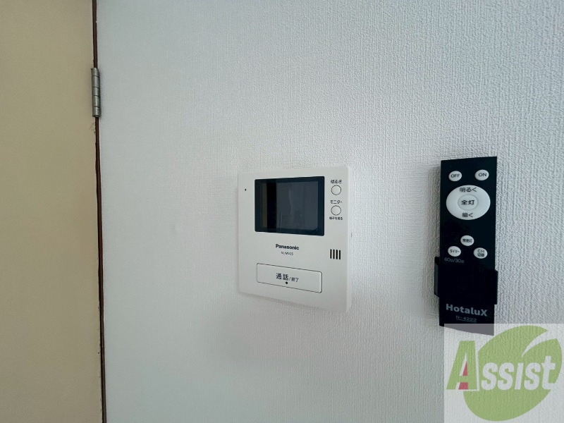 セキュリティ　ＴＶモニター付インターホンです。来客者の顔が見えるので安心！