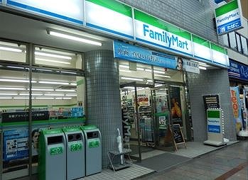 コンビニ　ファミリーマート神田須田町一丁目店（コンビニ）まで144m