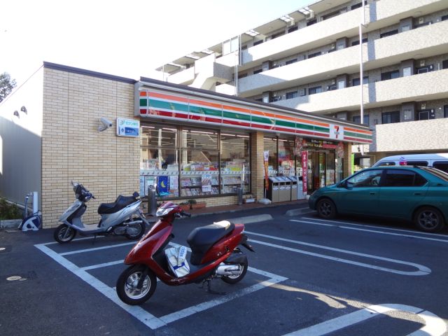 コンビニ　セブンイレブン（コンビニ）まで10m