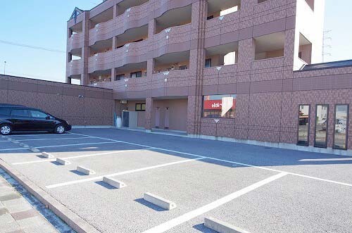 駐車場　敷地内駐車場