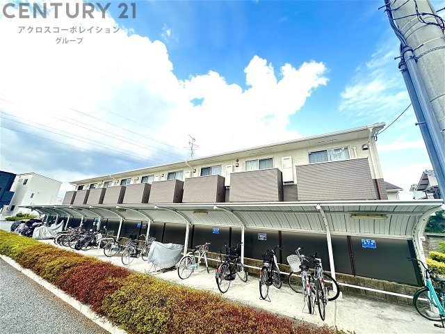 建物外観　オートロックで外部の人間が簡単に出入りできないため安心です。