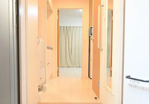 玄関　※別部屋の参考写真です。