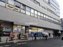 ドラックストア　マツモトキヨシ幡ヶ谷駅前店（ドラッグストア）まで228m
