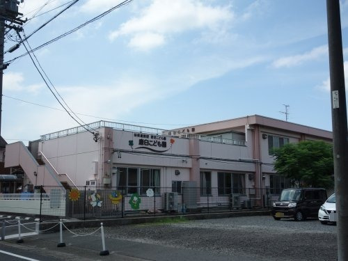 幼稚園・保育園　唐臼こども園（幼稚園・保育園）まで463m