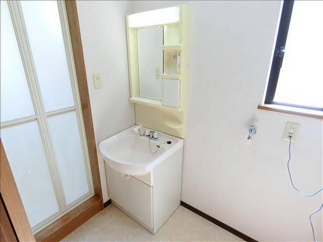 洗面設備　洗髪洗面化粧台です。