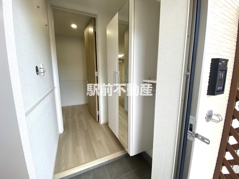 玄関　同タイプ別建物