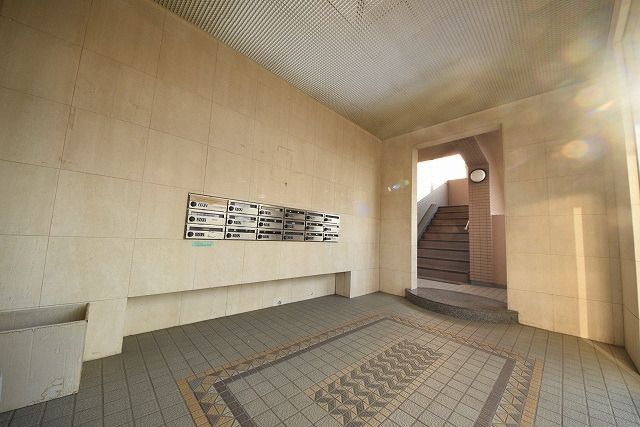 エントランス　★タウンハウジングまでお気軽にお問い合わせください★