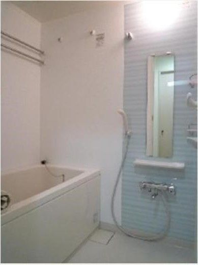 バス・シャワールーム　写真は同タイプ住居です。