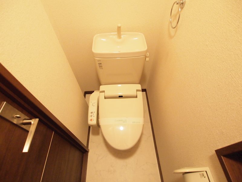 トイレ　別号室写真の為現況優先