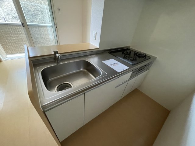 キッチン　コンパクトなキッチンで掃除もラクラク