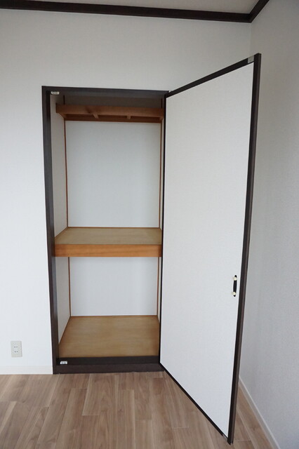 収納　洋室の収納