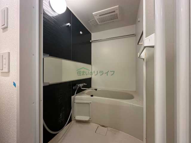 バス・シャワールーム　別部屋参考写真となります。