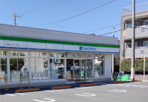コンビニ　ファミリーマート 杉並松ノ木一丁目店（コンビニ）まで209m