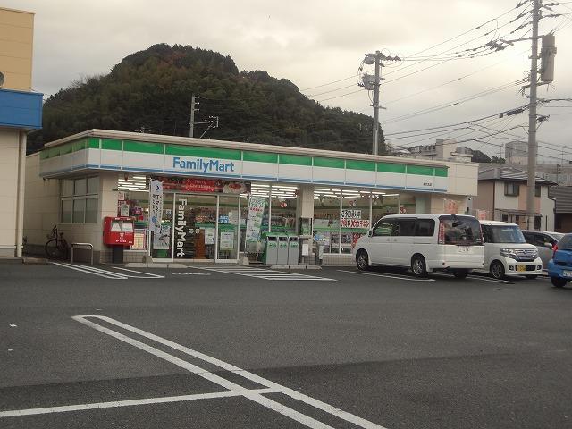 コンビニ　ファミリーマート／永犬丸店（コンビニ）まで393m