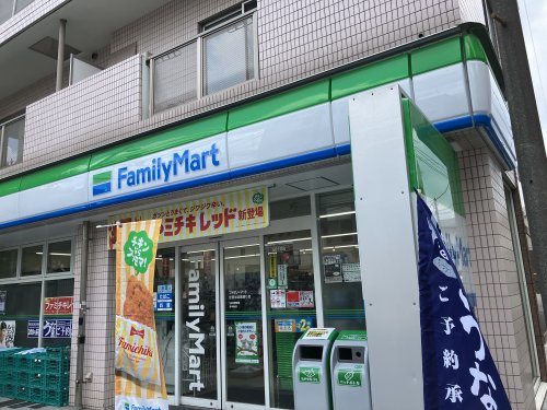 コンビニ　ファミリーマート　世田谷淡島通り店（コンビニ）まで694m