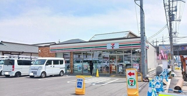コンビニ　セブンイレブン（コンビニ）まで350m