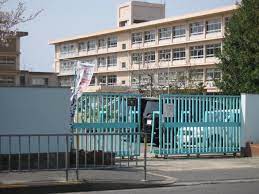 小学校　寝屋川市立南小学校（小学校）まで280m