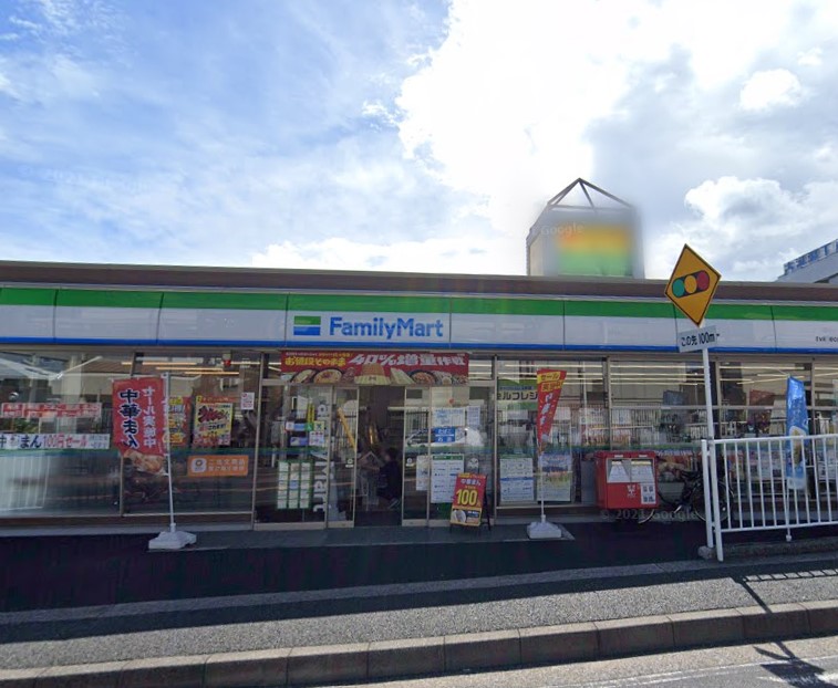 コンビニ　ファミリーマート（コンビニ）まで412m