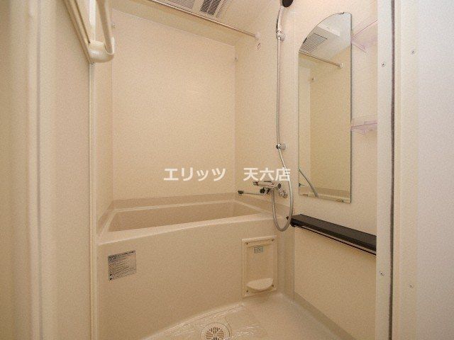 バス・シャワールーム　洗面