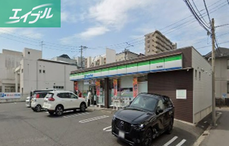 コンビニ　ファミリーマート岡山鹿田店（コンビニ）まで300m