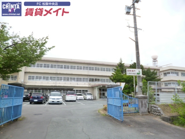 中学校　松阪市立久保中学校（中学校）まで500m
