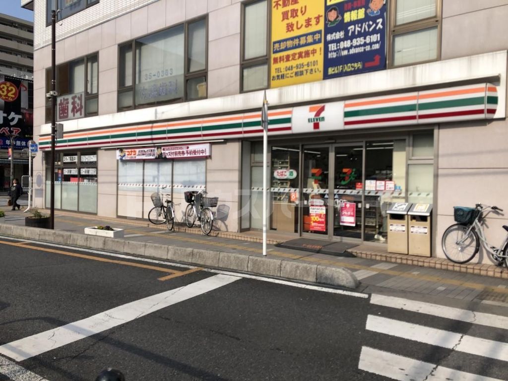 コンビニ　セブンイレブン獨協大学前駅東口店（コンビニ）まで100m