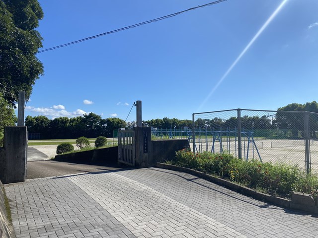 中学校　吉野中学校（中学校）まで2271m