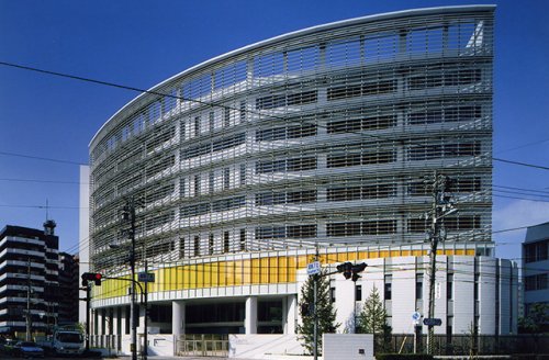 中学校　金蘭会中学校・高等学校（中学校）まで800m