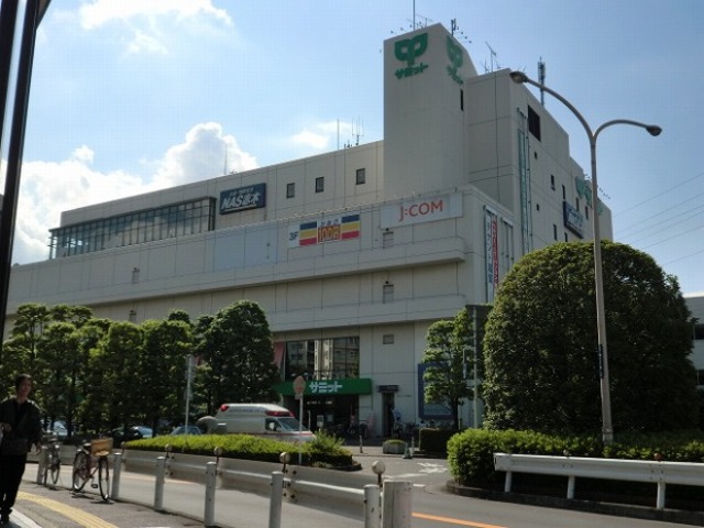 スーパー　サミットストア柳瀬川駅前店（スーパー）まで972m