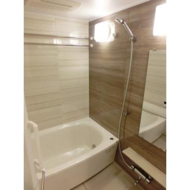 バス・シャワールーム　※写真は同タイプ住戸です。