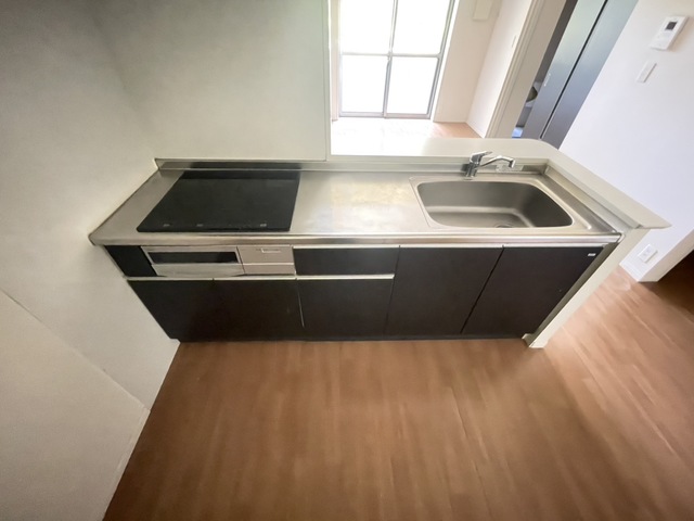 キッチン　別部屋参考写真です