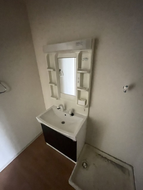 洗面設備　別部屋参考写真です