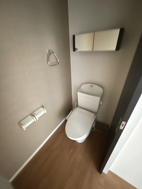トイレ　別部屋参考写真です