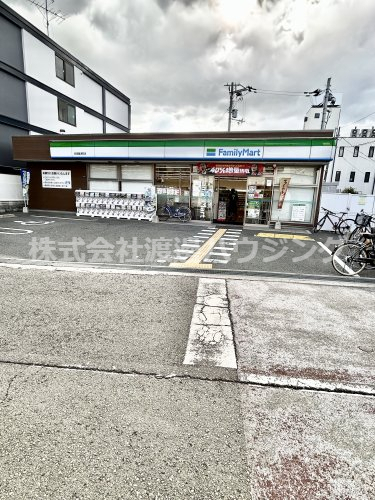 コンビニ　ファミリーマート吹田豊津町店（コンビニ）まで142m