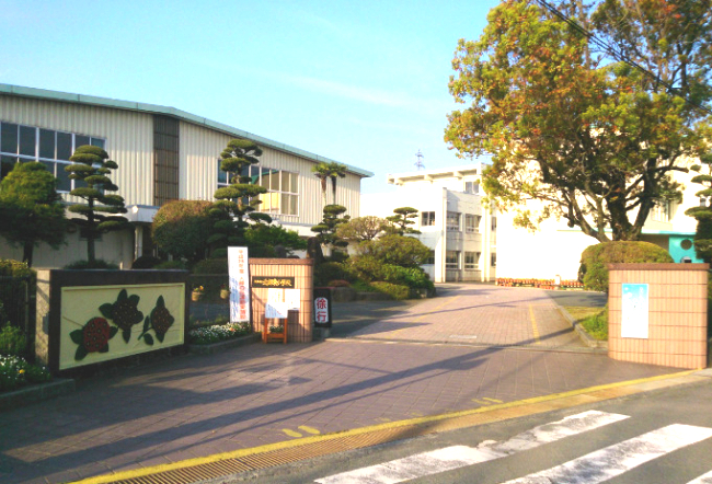 小学校　熊本市立北部東小学校（小学校）まで899m