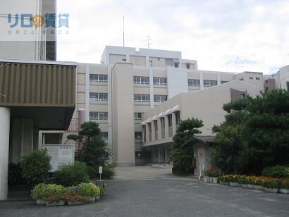 中学校　伊丹市立荒牧中学校（中学校）まで1663m