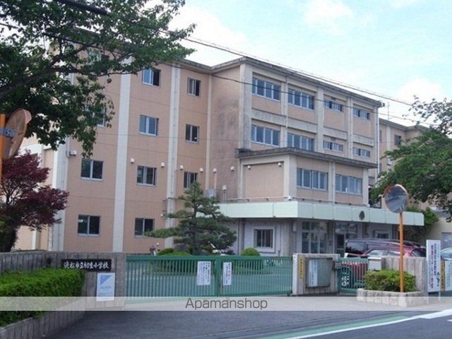 小学校　初生小学校（小学校）まで554m