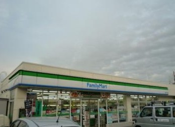 コンビニ　ファミリーマート田柄豊島園通り店（コンビニ）まで816m