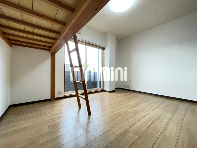 居室・リビング　同タイプのお部屋の写真です。