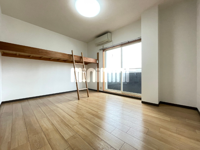 居室・リビング　同タイプのお部屋の写真です。