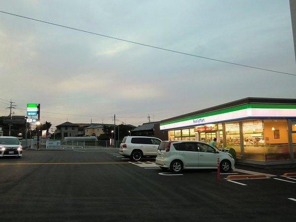 コンビニ　ファミリーマート五社インター店（コンビニ）まで916m