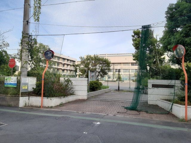 中学校　市川市立第六中学校（中学校）まで573m