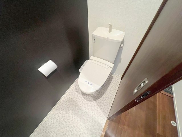 トイレ　綺麗なトイレにはウォシュレット標準装備です。